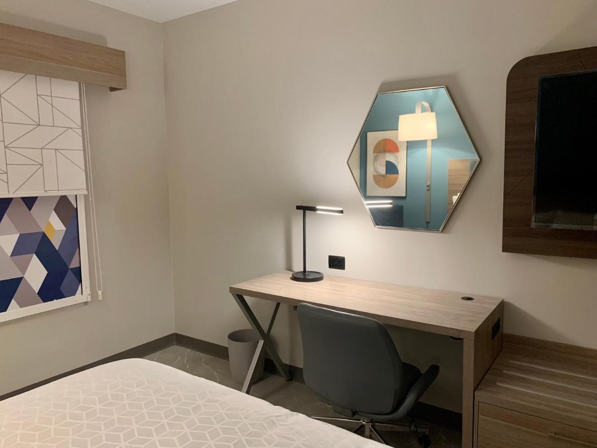 Holiday Inn Express - Guadalajara Vallarta Poniente By Ihg ซาโปปัน ภายนอก รูปภาพ