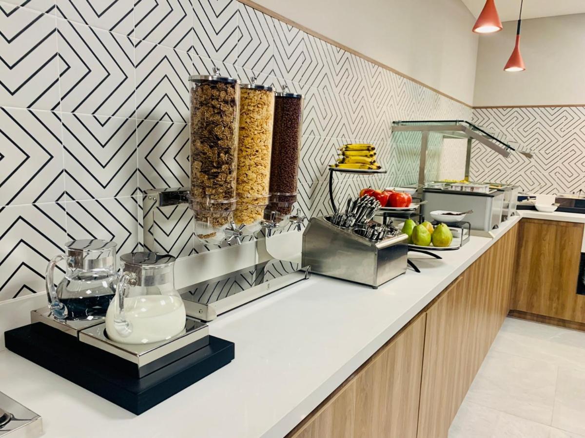 Holiday Inn Express - Guadalajara Vallarta Poniente By Ihg ซาโปปัน ภายนอก รูปภาพ